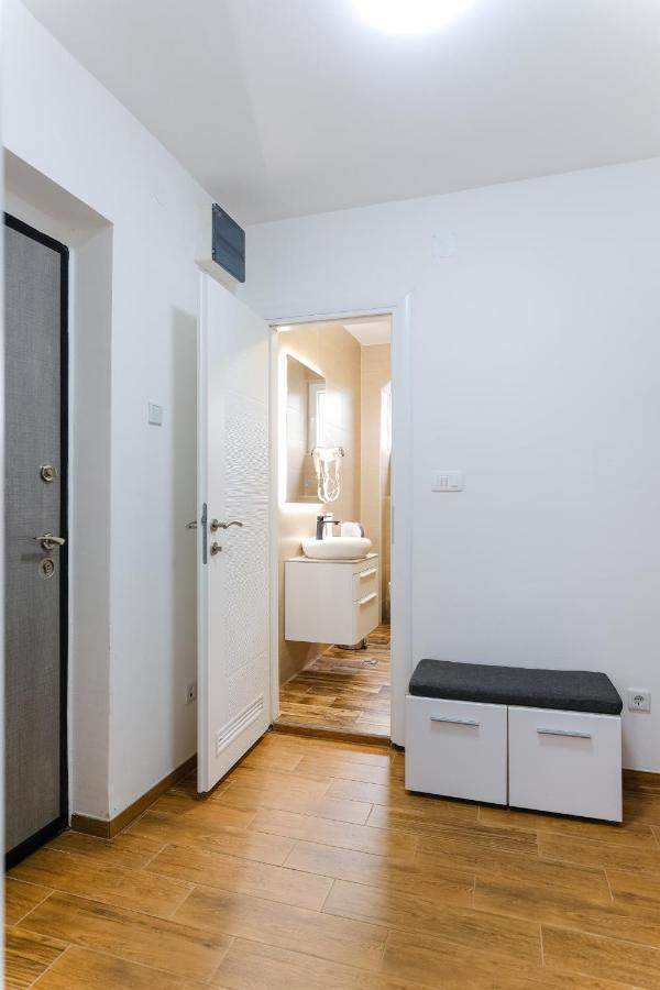 Mak Apartment - Free Parking - Balcony 사라예보 외부 사진